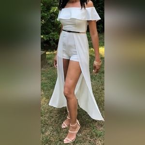 Elegant Luxxel white romper size small